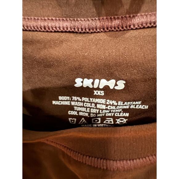 SKIMS LONG SLEEVE CREW NECK BODYSUIT COCOA size XXS - Picture 3 of 5